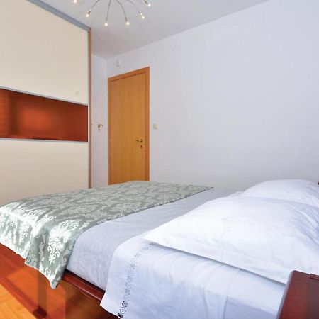 Nice Apartment In Split With Wifi ภายนอก รูปภาพ